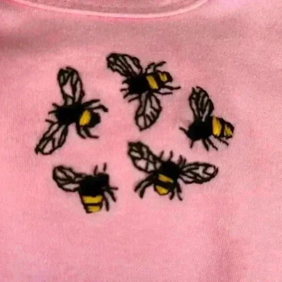 BNWT 6-12 mo. Pink Onesie Hand Embroidered with Bumblebees with Felt Barrettes - Picture 9 of 9